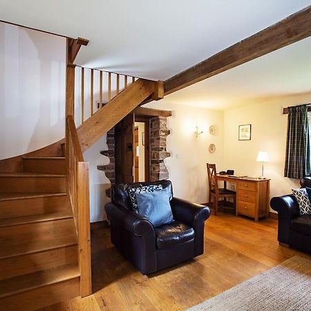 Cabalva Mill Cottage - Very Private And With Views Over The River Wye Clifford Bagian luar foto