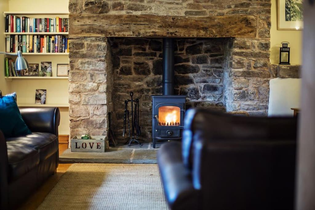 Cabalva Mill Cottage - Very Private And With Views Over The River Wye Clifford Bagian luar foto