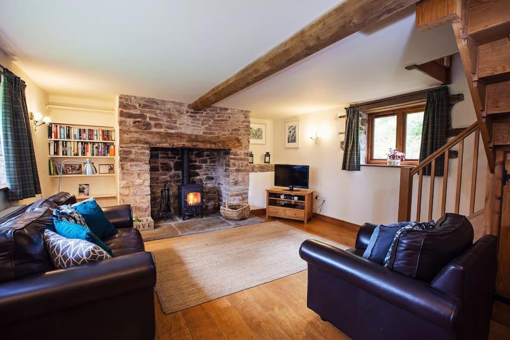 Cabalva Mill Cottage - Very Private And With Views Over The River Wye Clifford Bagian luar foto